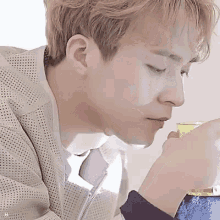 How Well Do You Know Yoseob from HIGHLIGHT? Take This Quiz and Find Out!	