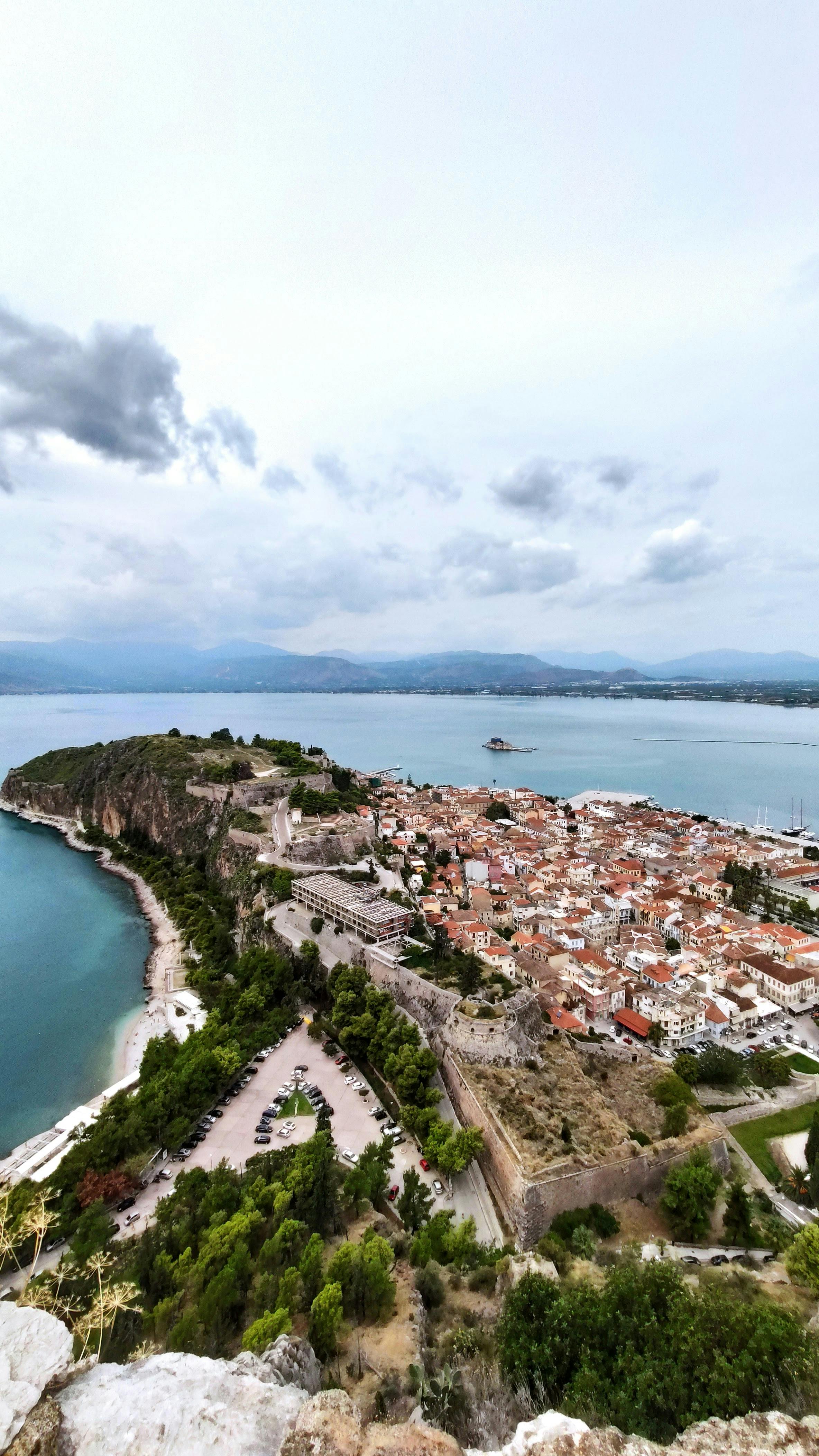 Tietovisa Nafpliosta, Kreikka: kuinka paljon tiedät tästä kauniista rannikkokaupungista?